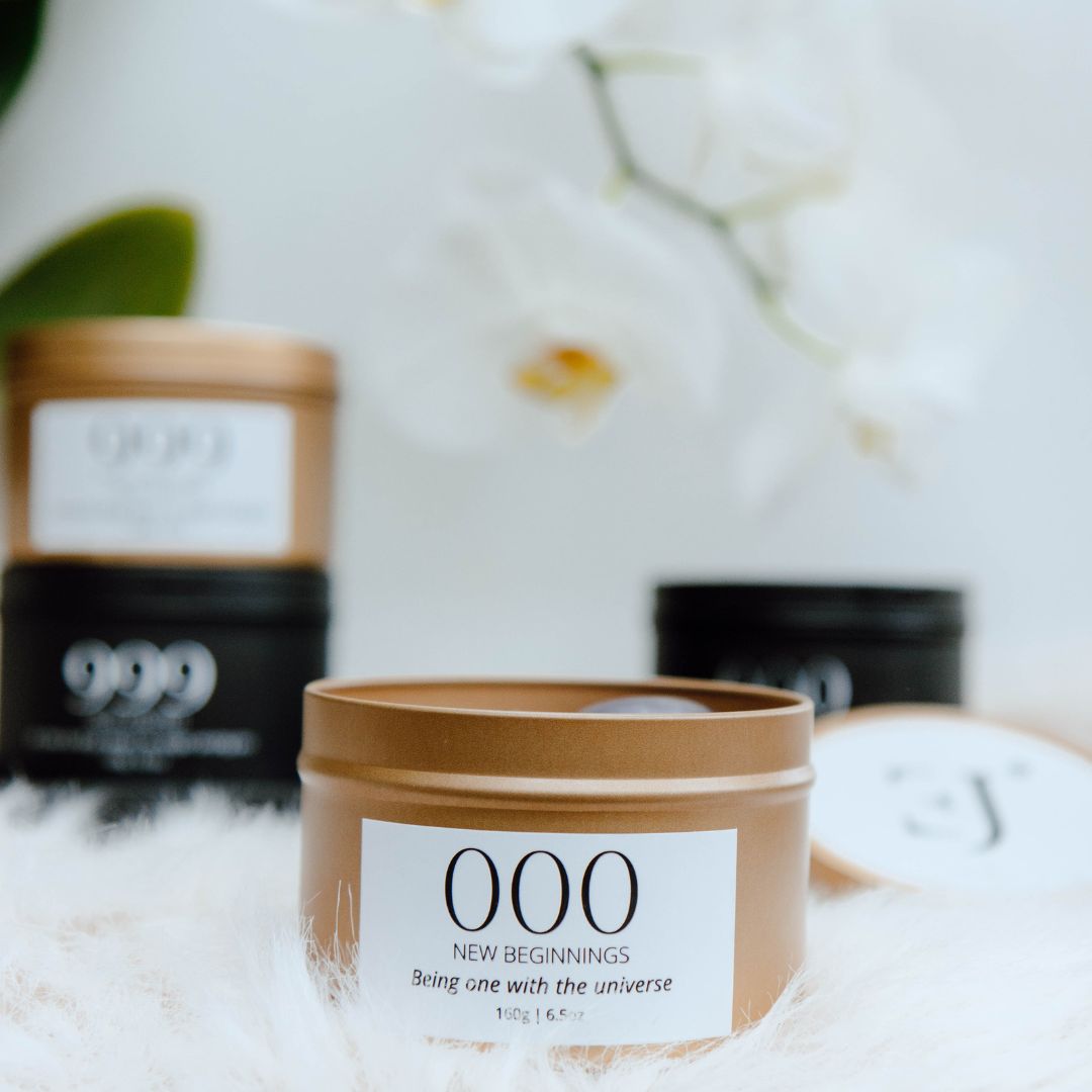 Gold manifest candle 000