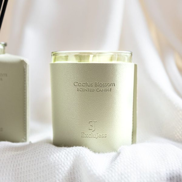 Premium leather scented candle – cactus blossom