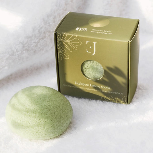 Aloe and green tea konjac sponge