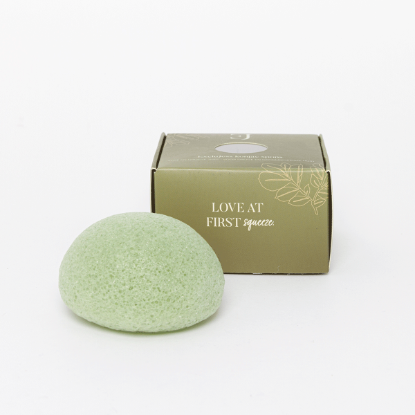 Aloe and green tea konjac sponge