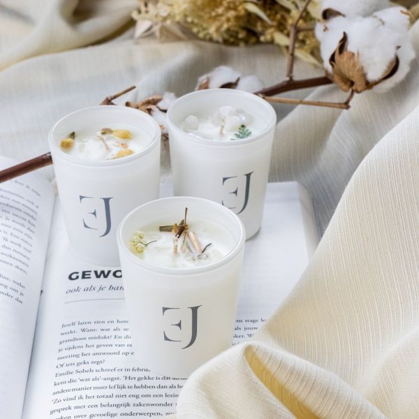 Manifest candles – set of 3 – white