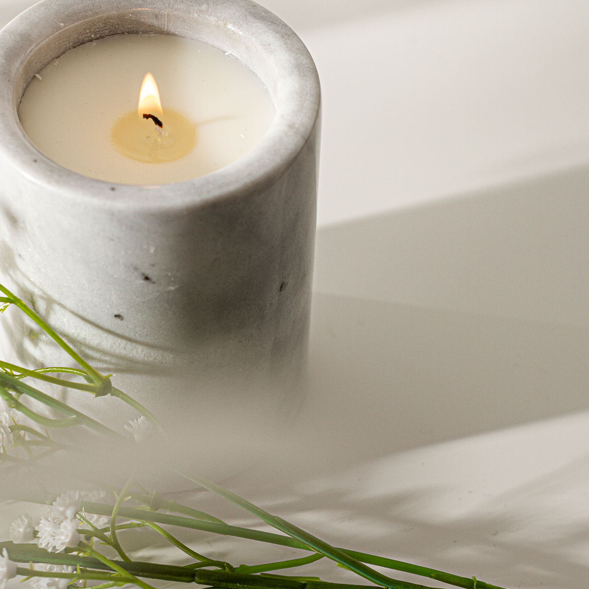 White marble luxury scented candle