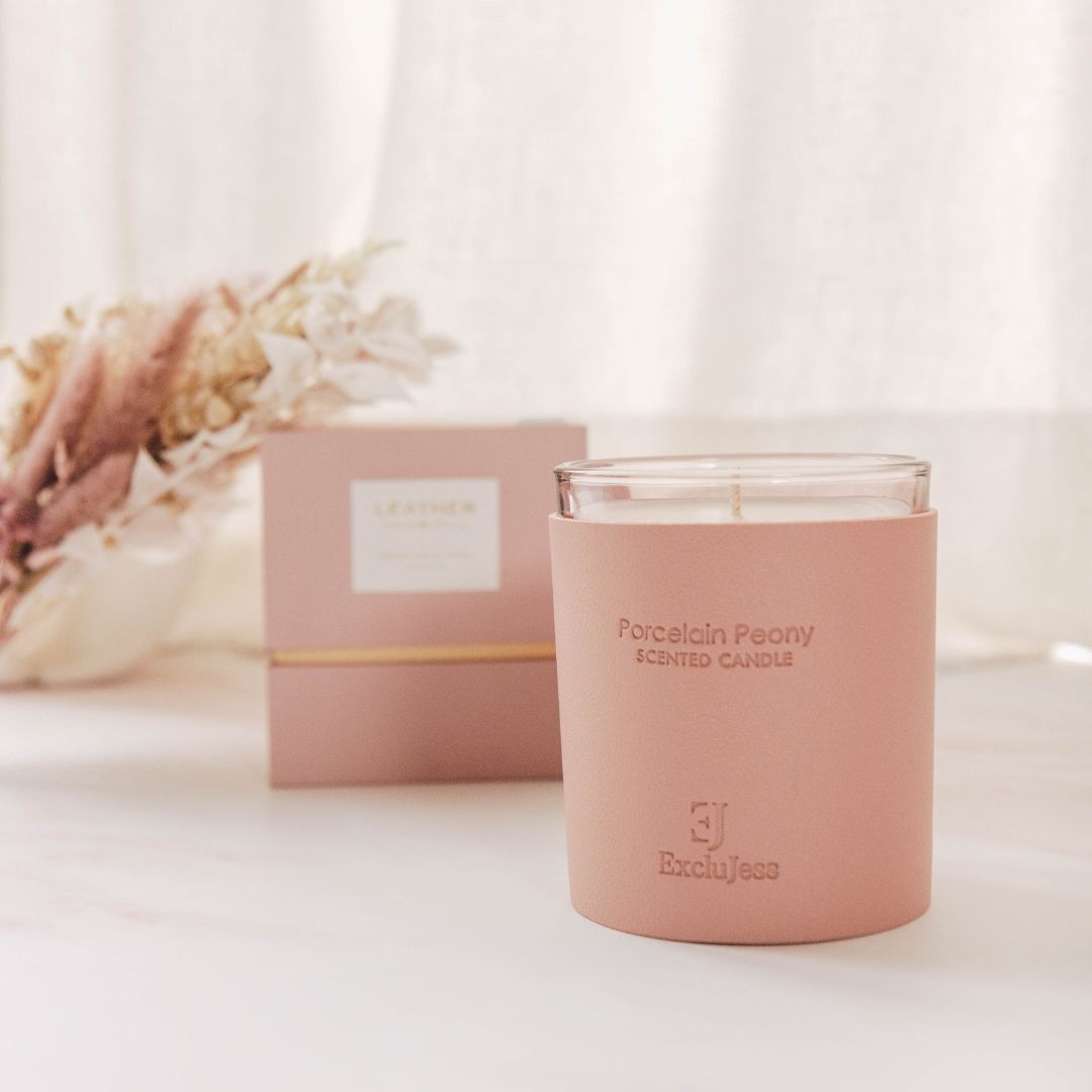 Pink leather porcelain peony candle