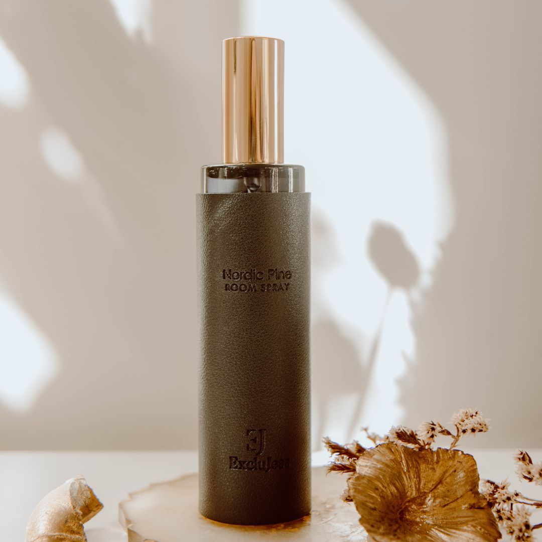 Nordic pine black leather feel room spray