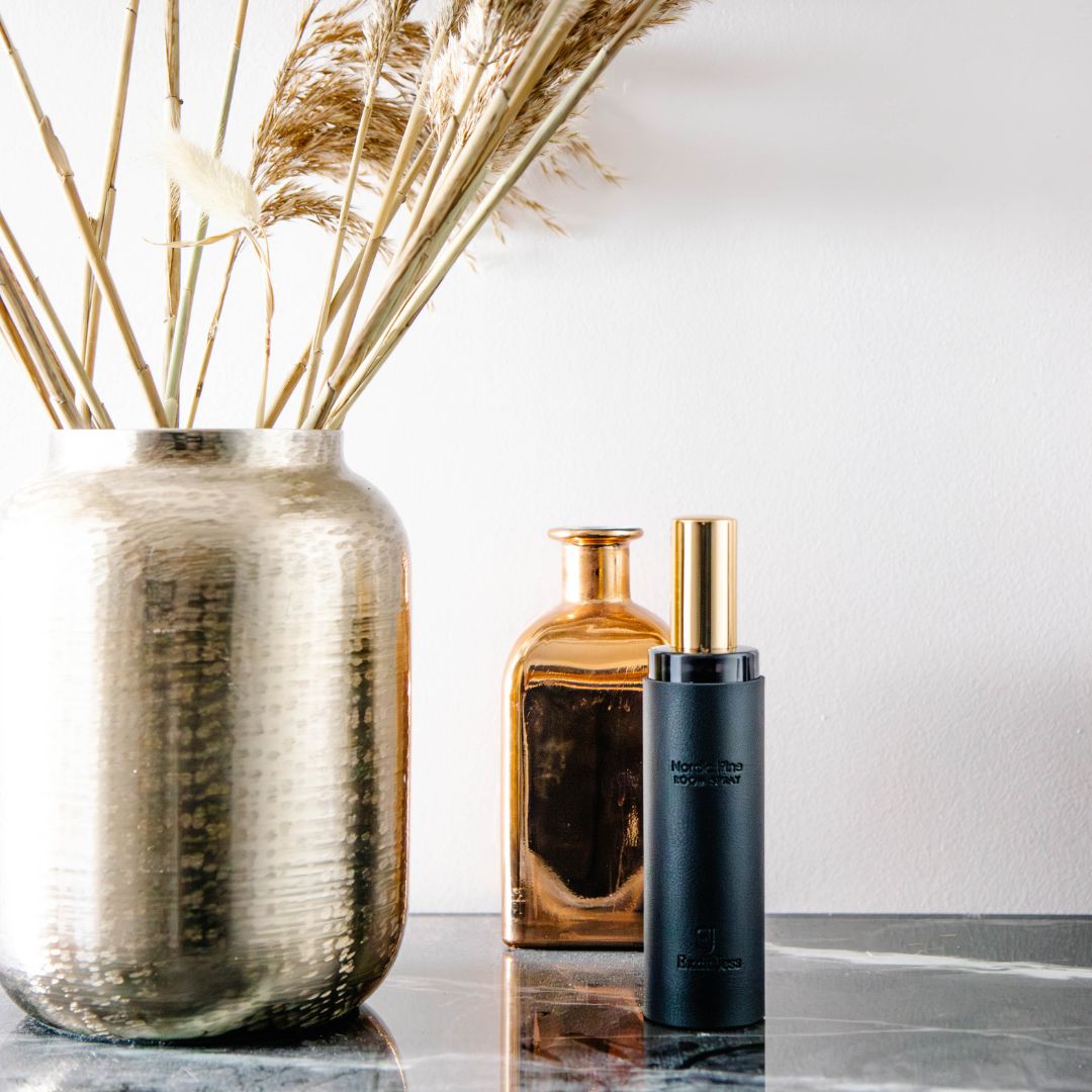 Nordic pine black leather feel room spray