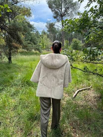 Faux Fur Jacket Beige met kap