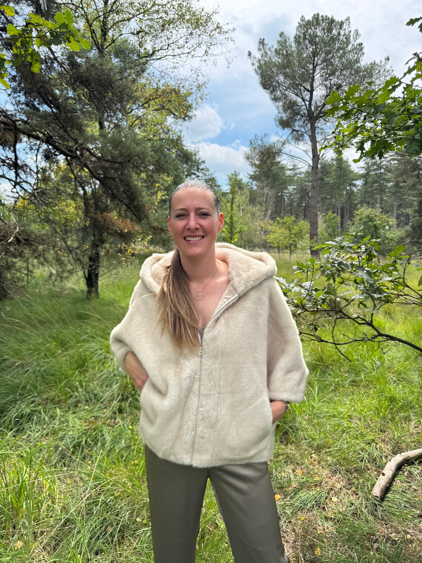 Faux Fur Jacket Beige met kap