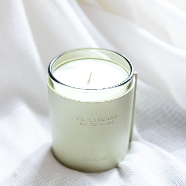 Premium leather scented candle – cactus blossom