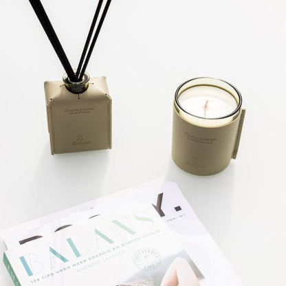 Premium leather scented candle – cactus blossom