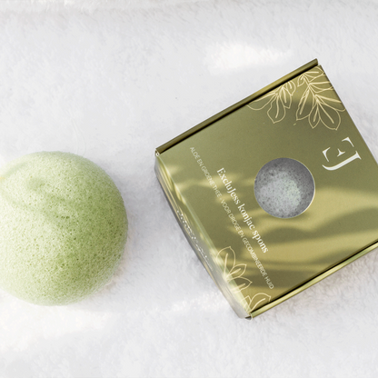 Aloe and green tea konjac sponge